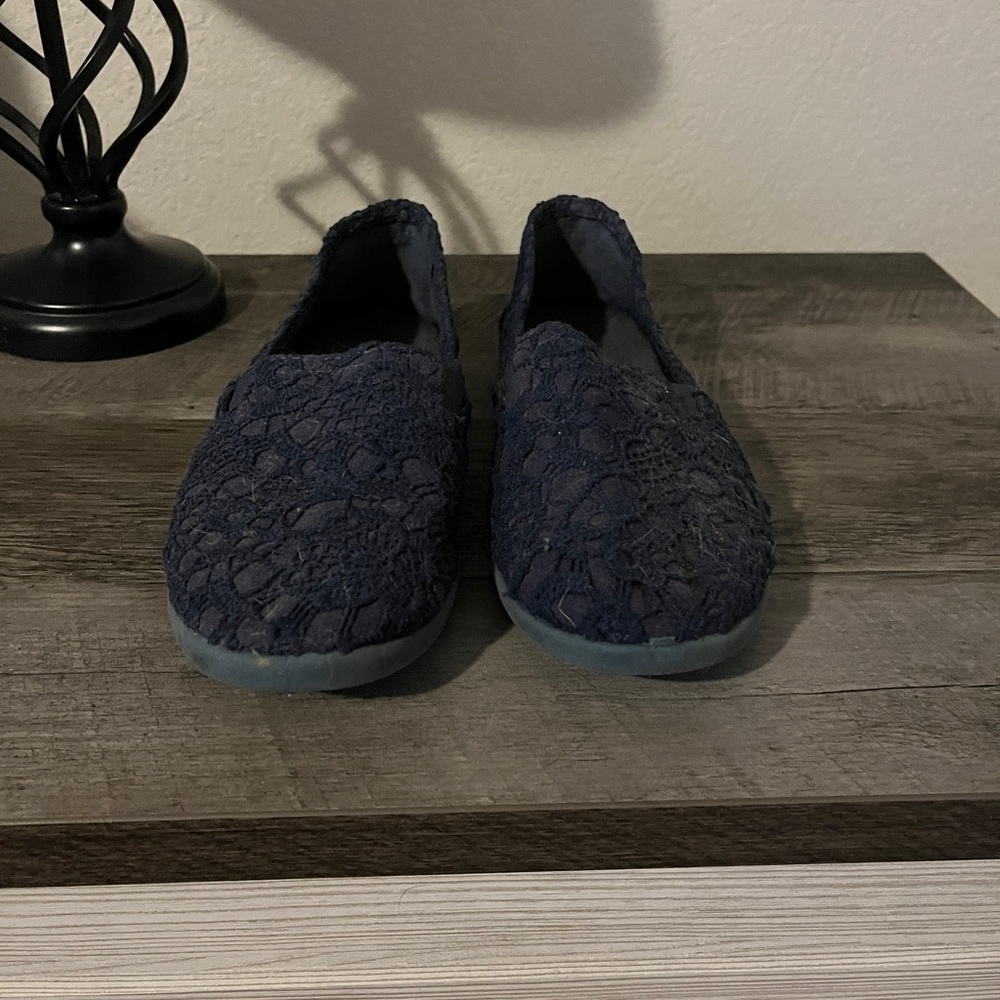 Navy lace size 8 bobs